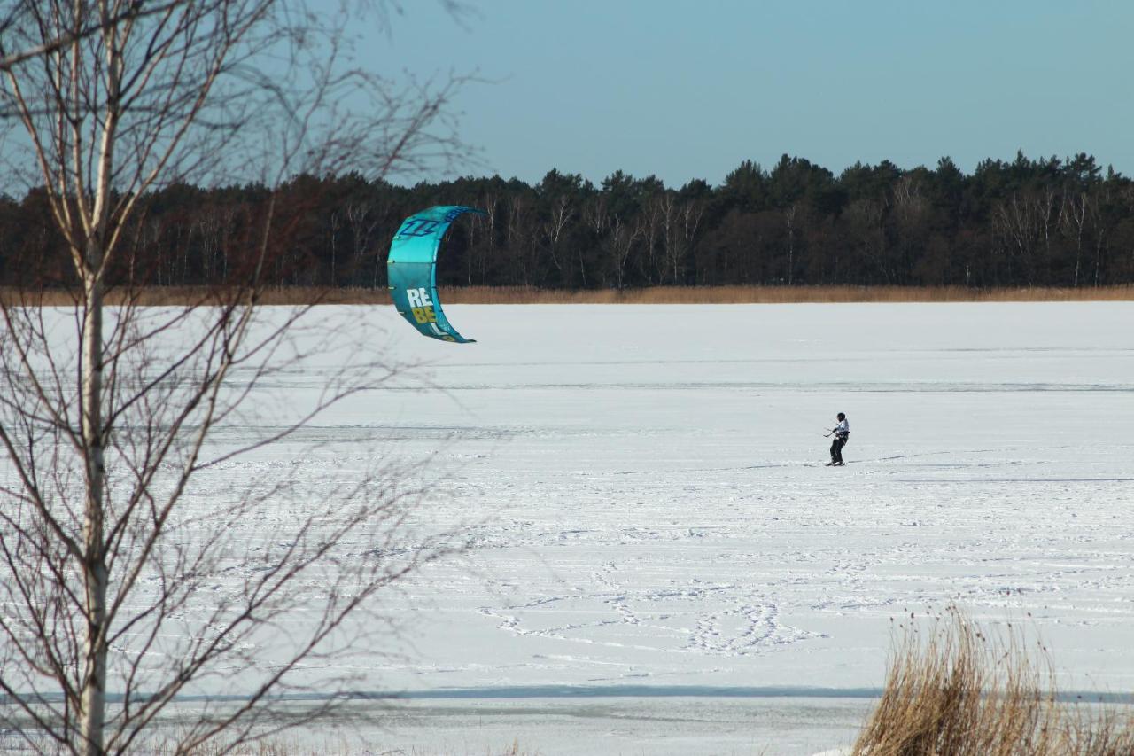 ホテル Kite Marina Sarbsk エクステリア 写真